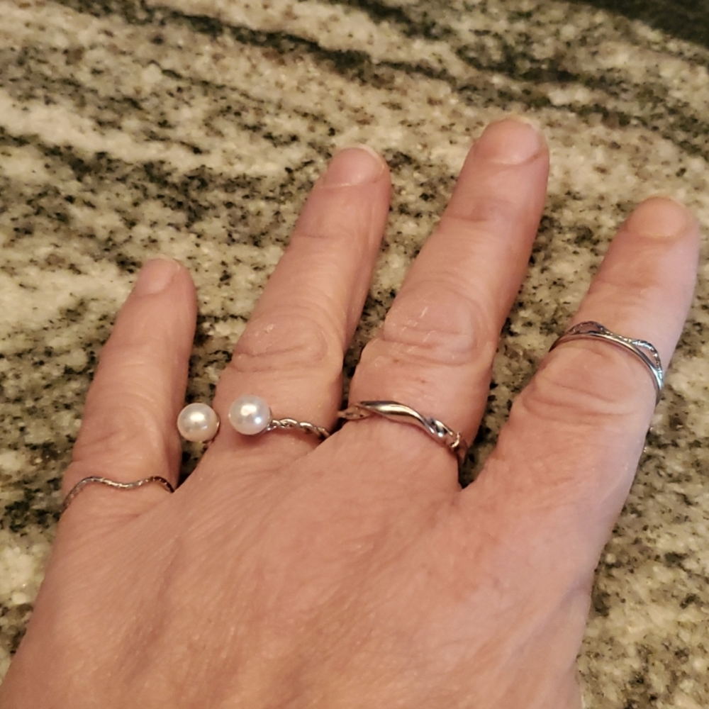 Elegant Silver Pearl Ring